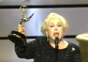 doris roberts emmy award photo