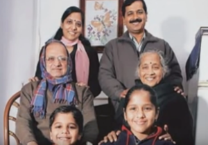 arvind kejriwal family photo