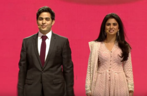 Mukesh ambani daughter isha ambani and akash ambani