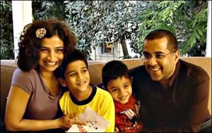 chetal bhagat with wife Anusha Bhagat and sons