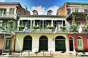 angelina-jolie-mansion-in-new-orleans